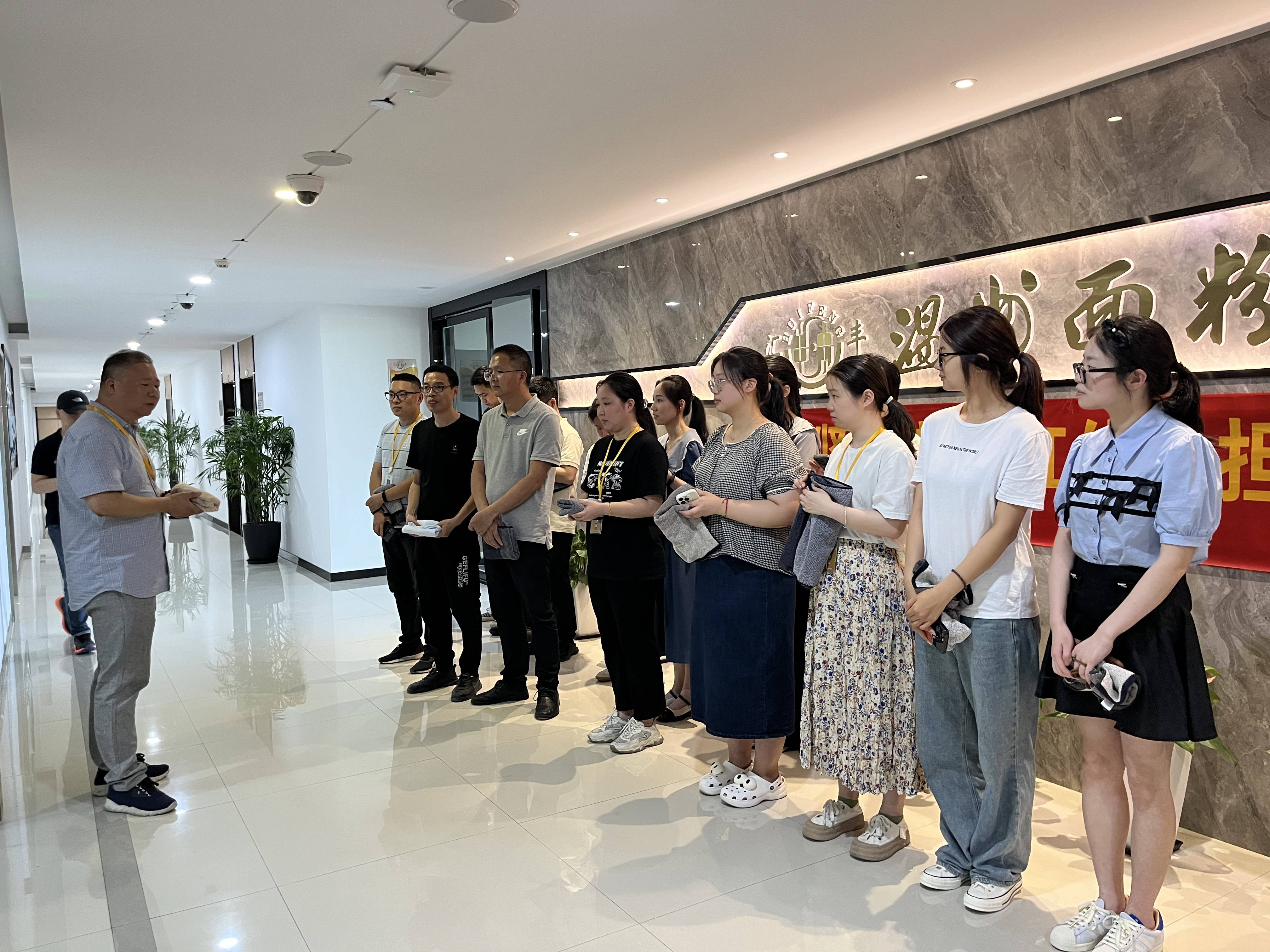 1688090363616041465.jpg 1688090363616041465.jpg